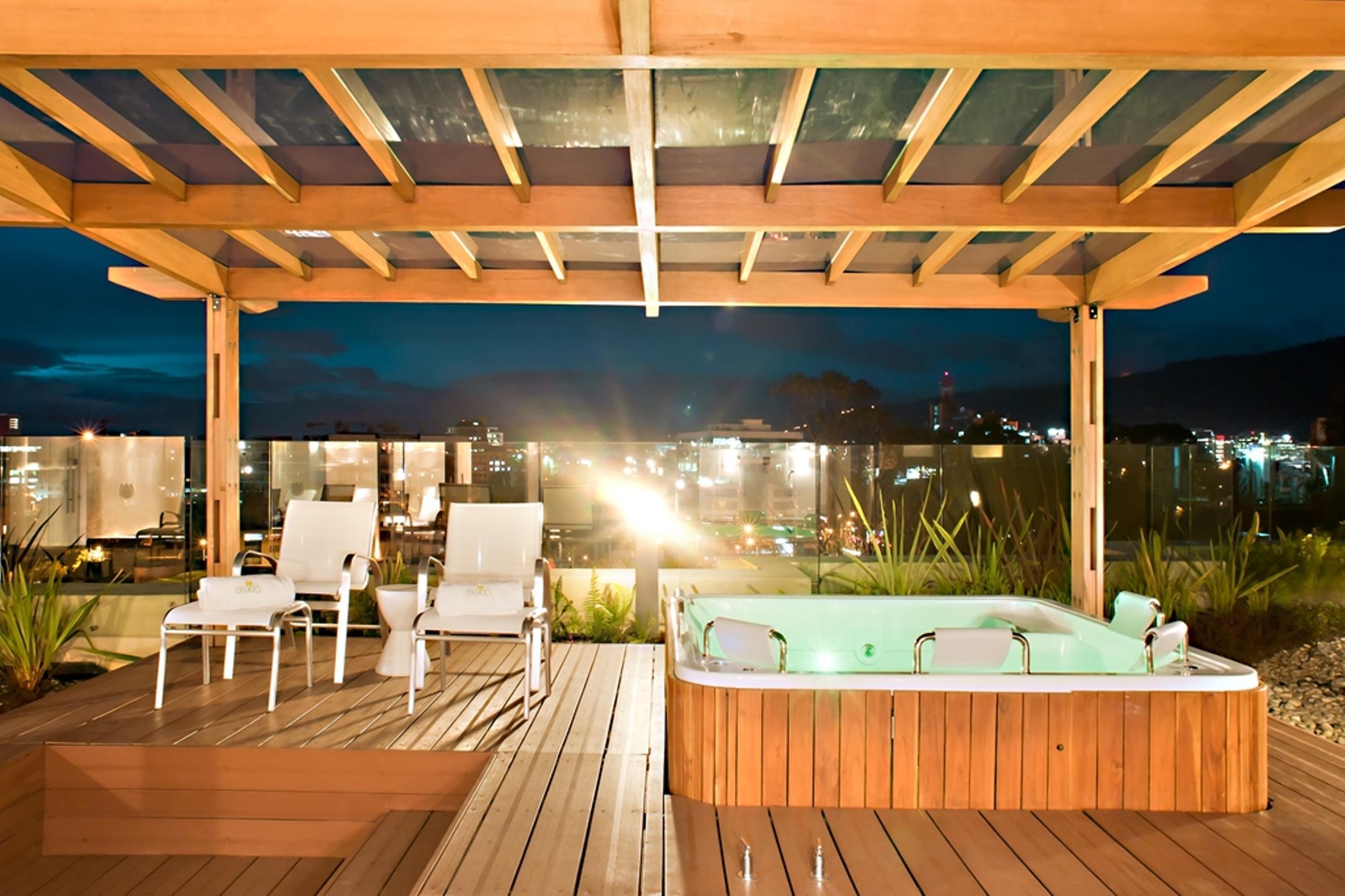 Casa Dann Carlton Hotel & Spa Богота Экстерьер фото A rooftop spa